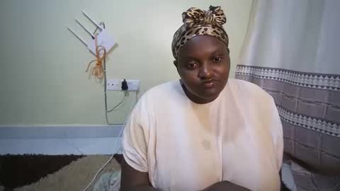 shanny_123 online show from October 28, 2025, 3:47 pm