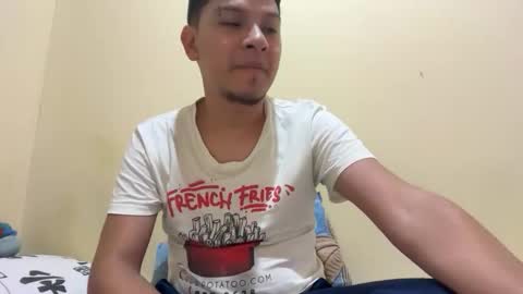 Snapshot of shantiiago7_ chatting on April 9, 2026, 2:33 am shantiiago7_ online show from April 9, 2026, 2:33 am