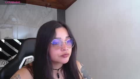 Shantall online show from October 18, 2025, 7:58 pm