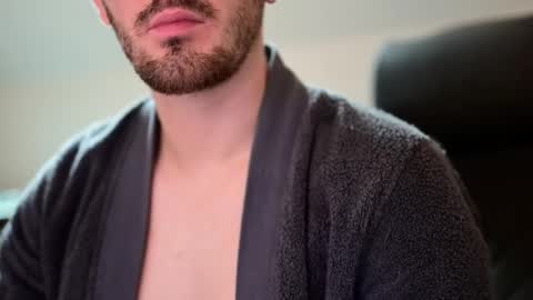 frenchy boy online show from December 8, 2024, 12:52 pm