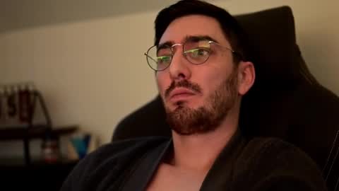 frenchy boy online show from December 8, 2024, 3:56 pm