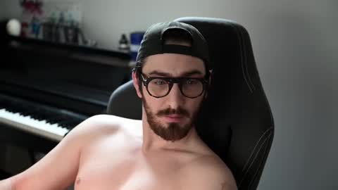 frenchy boy online show from February 8, 2026, 8:18 am