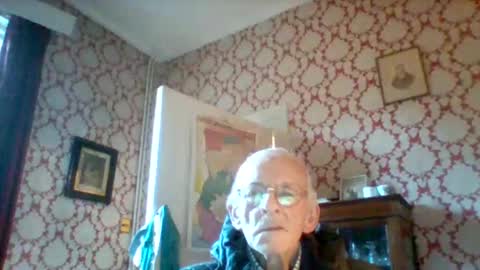 shapelyhelm1 online show from November 24, 2025, 10:15 am