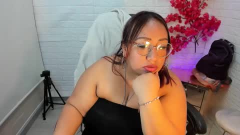 Shara Oz online show from March 18, 2026, 3:53 am