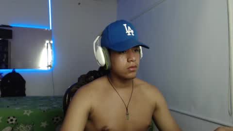 Snapshot of sharky_g chatting on January 22, 2025, 7:03 am Frqnko online show from January 22, 2025, 7:03 am