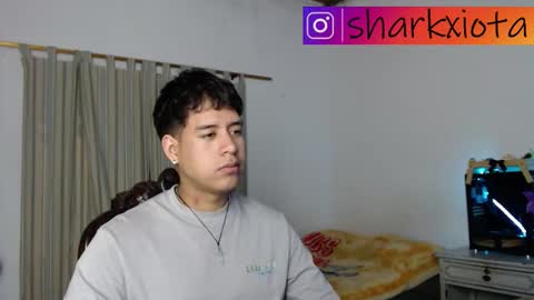 Snapshot of sharky_g chatting on October 4, 2025, 4:32 am Frqnko online show from October 4, 2025, 4:32 am