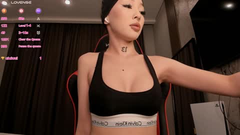 Sharlin  online show from February 8, 2025, 1:00 am