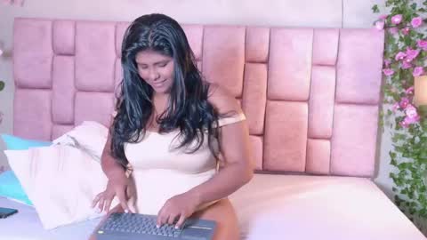 Snapshot of sharlomonteblack chatting on June 6, 2026, 5:17 pm Sharlo Monteblack online show from June 6, 2026, 5:17 pm