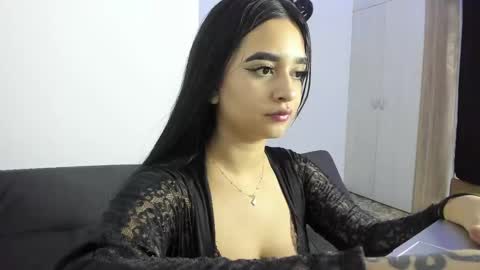 Snapshot of sharlot07 chatting on December 17, 2024, 10:43 pm Sharlot07 online show from December 17, 2024, 10:43 pm