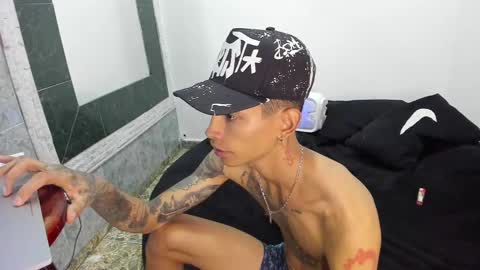 Snapshot of sharlot07 chatting on February 24, 2025, 4:49 am Sharlot07 online show from February 24, 2025, 4:49 am