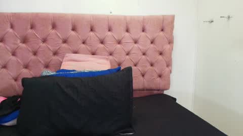 Sharlott online show from January 17, 2025, 11:59 am