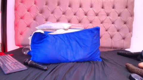 Sharlott online show from January 31, 2025, 3:00 pm