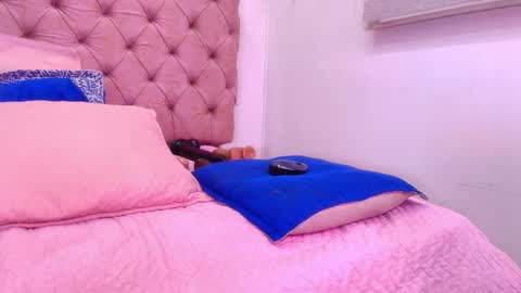 Sharlott online show from February 7, 2025, 6:02 pm