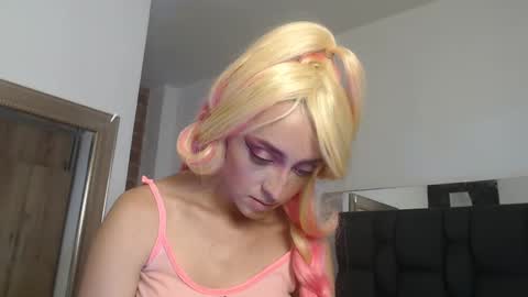 Sharlotte online show from March 10, 2025, 11:27 pm