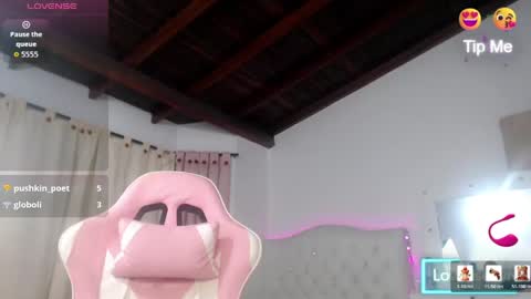 Snapshot of sharlotte_milk24 chatting on June 4, 2026, 5:35 am sharlotte_milk24 online show from June 4, 2026, 5:35 am