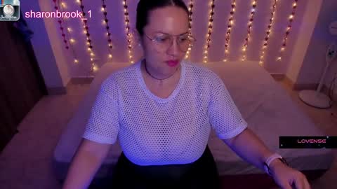 Snapshot of sharon_brook chatting on December 18, 2024, 2:53 am sharon_brook online show from December 18, 2024, 2:53 am