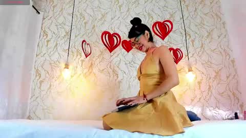 sharon_leather online show from April 18, 2026, 12:31 pm