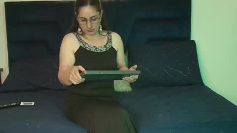 Snapshot of sharon_stone_5 chatting on November 14, 2025, 1:10 pm sharon_stone_5 online show from November 14, 2025, 1:10 pm