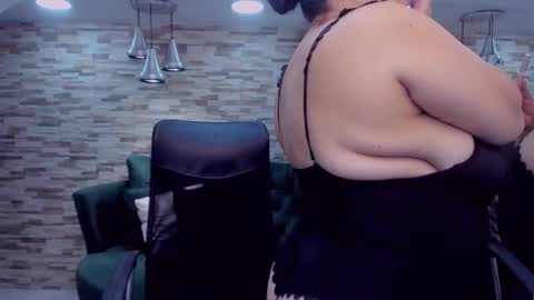 Snapshot of sharon_titts chatting on September 21, 2025, 1:13 pm sharon online show from September 21, 2025, 1:13 pm