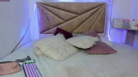 sharondiirtyy online show from September 15, 2025, 12:32 am