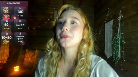 Snapshot of shatall_rouge chatting on April 5, 2026, 11:46 pm Shantall online show from April 5, 2026, 11:46 pm