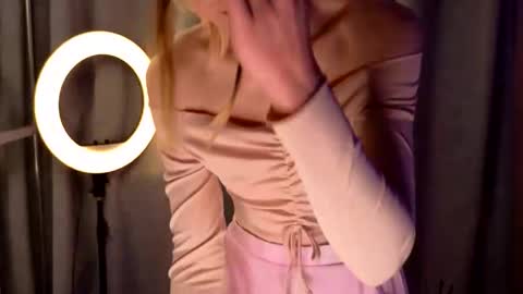 Alexandra online show from December 20, 2025, 4:41 am