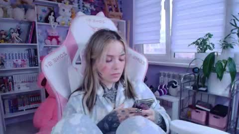 Katrin online show from December 1, 2025, 12:21 pm