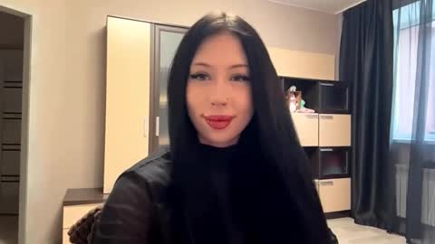 Snapshot of shaynikim chatting on November 19, 2025, 7:19 am Dana online show from November 19, 2025, 7:19 am