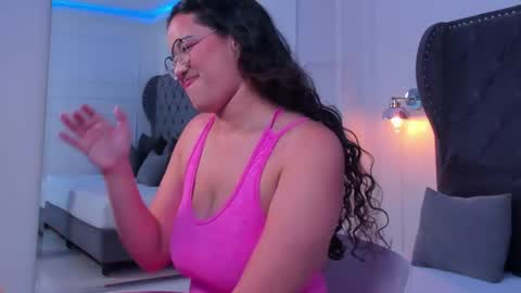 Snapshot of shayra_alina chatting on June 17, 2026, 9:27 pm shayra_alina online show from June 17, 2026, 9:27 pm