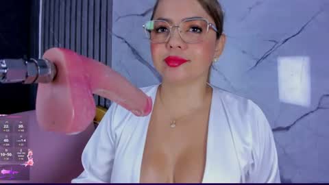 Snapshot of shayra_boobs2 chatting on June 25, 2026, 10:31 am shayra_boobs2 online show from June 25, 2026, 10:31 am