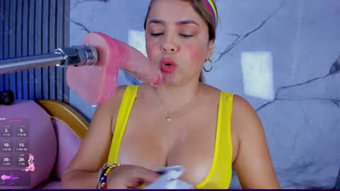 Snapshot of shayra_boobs2 chatting on June 27, 2026, 12:22 pm shayra_boobs2 online show from June 27, 2026, 12:22 pm