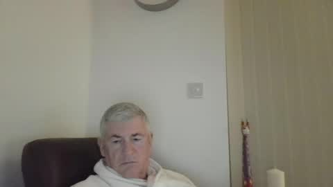 Snapshot of she52 chatting on April 18, 2026, 9:48 pm she52 online show from April 18, 2026, 9:48 pm
