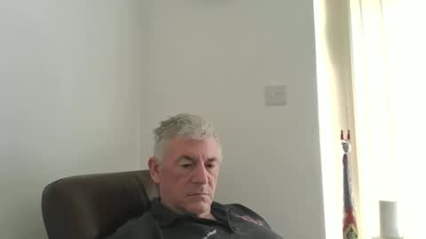 Snapshot of she52 chatting on April 30, 2026, 9:37 am she52 online show from April 30, 2026, 9:37 am