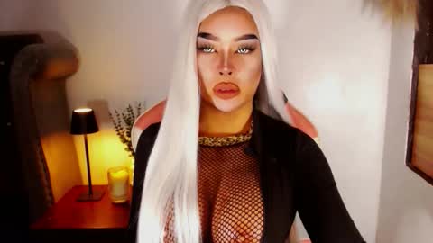 sheenafrost online show from March 22, 2026, 10:13 pm