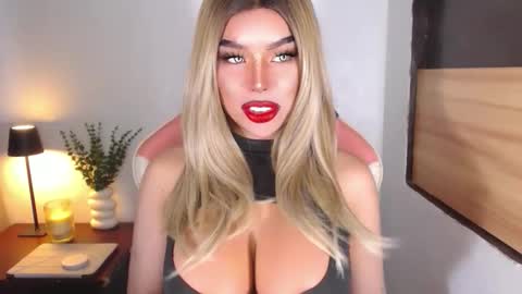 sheenafrost online show from April 4, 2026, 6:49 pm