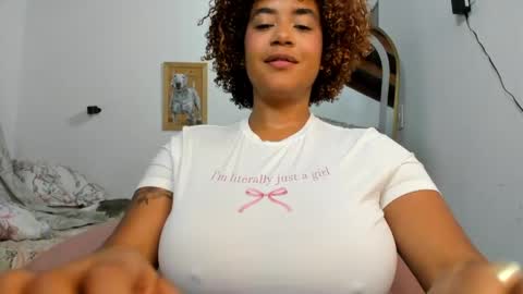 Snapshot of sheilamakano70 chatting on May 4, 2026, 11:34 pm Sheila Makano online show from May 4, 2026, 11:34 pm