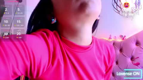 Snapshot of sheilly_brown chatting on June 14, 2026, 8:33 pm sheilly_brown online show from June 14, 2026, 8:33 pm