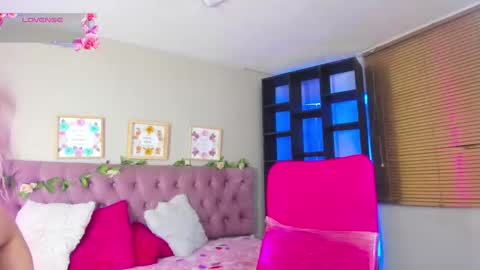 Shelby cute  online show from September 23, 2025, 1:25 pm