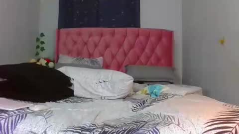 shelia420715 online show from April 7, 2026, 2:23 am