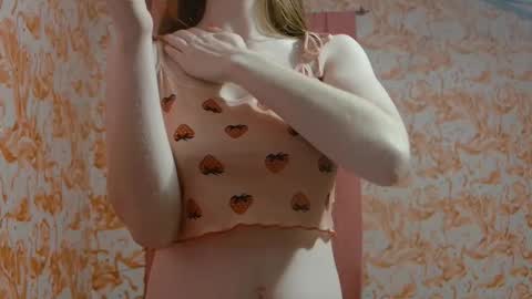 Erika online show from December 22, 2025, 3:25 am