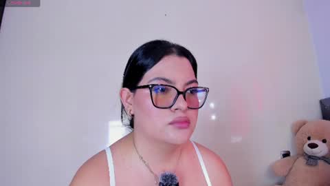 Snapshot of shell_1 chatting on June 17, 2026, 7:37 pm S H E L L online show from June 17, 2026, 7:37 pm