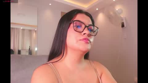 Snapshot of shell_1 chatting on August 4, 2026, 2:37 am S H E L L online show from August 4, 2026, 2:37 am