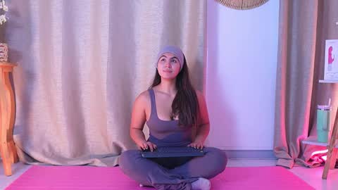  Transmission schedule Monday - Friday 715 am to 200 pm time Colombia  online show from November 10, 2025, 2:38 pm