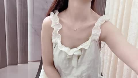 Shelly online show from April 20, 2026, 11:28 pm