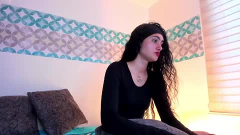 Snapshot of shelsy_d chatting on April 14, 2026, 9:32 pm S H E L S Y online show from April 14, 2026, 9:32 pm