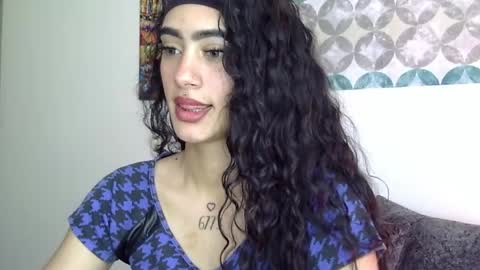 Snapshot of shelsy_d chatting on April 23, 2026, 8:33 pm S H E L S Y online show from April 23, 2026, 8:33 pm