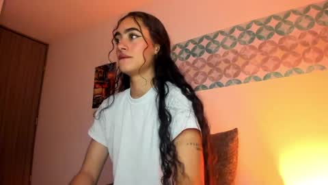 Snapshot of shelsy_d chatting on April 29, 2026, 11:00 pm S H E L S Y online show from April 29, 2026, 11:00 pm