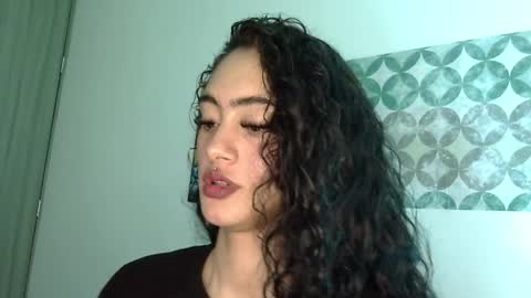 Snapshot of shelsy_d chatting on May 12, 2026, 9:34 pm S H E L S Y online show from May 12, 2026, 9:34 pm