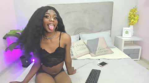 Snapshot of shelsy_issy chatting on October 28, 2025, 8:33 pm shelsy_issy online show from October 28, 2025, 8:33 pm