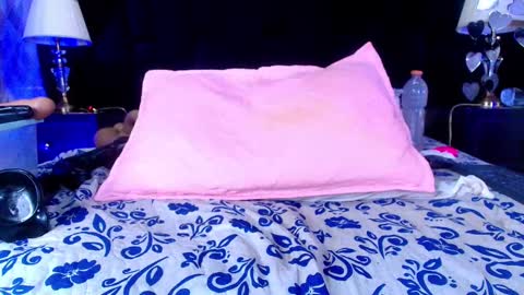 Snapshot of shelsy_loreds chatting on February 19, 2025, 6:00 pm Shelsy online show from February 19, 2025, 6:00 pm